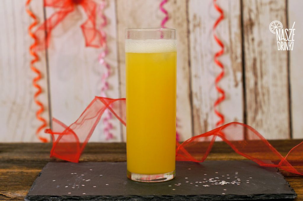 Malibu And Cola prosty drink z Malibu Nasze Drinki